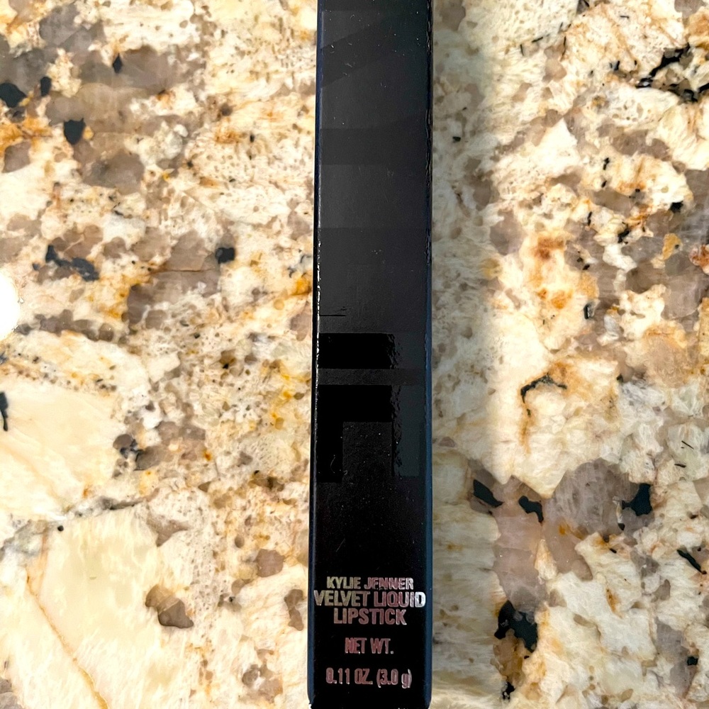Kylie Velvet Liquid Lipstick 💄